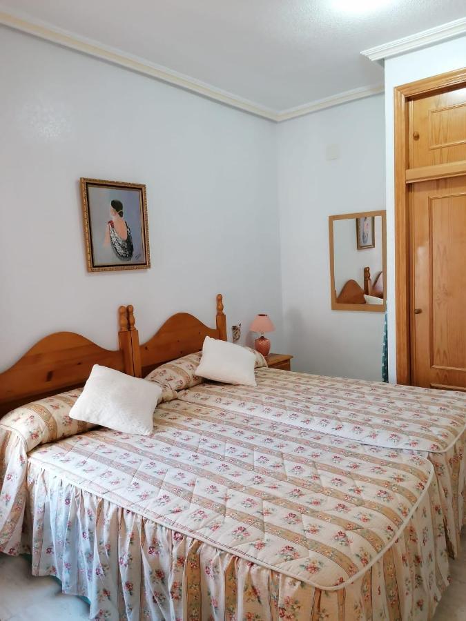 Gemuetliche Ferienwohnung In Torrevieja Ca100M Vom Strand Playa Del Cura Entfernt Ngoại thất bức ảnh