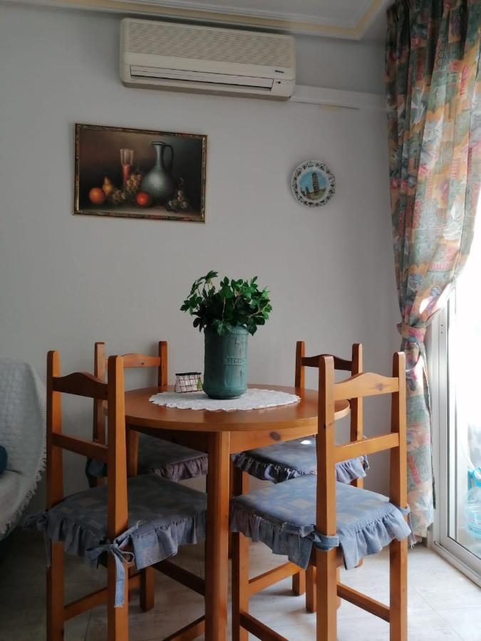 Gemuetliche Ferienwohnung In Torrevieja Ca100M Vom Strand Playa Del Cura Entfernt Ngoại thất bức ảnh