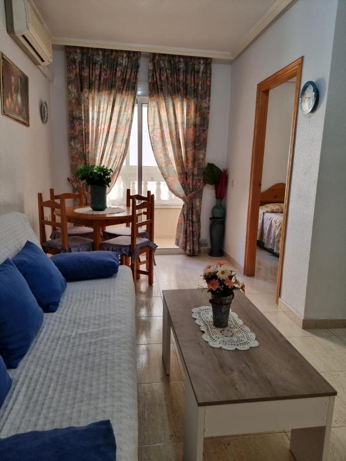 Gemuetliche Ferienwohnung In Torrevieja Ca100M Vom Strand Playa Del Cura Entfernt Ngoại thất bức ảnh