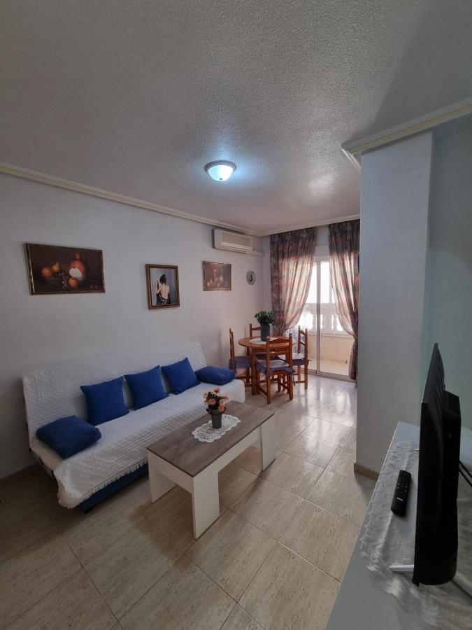 Gemuetliche Ferienwohnung In Torrevieja Ca100M Vom Strand Playa Del Cura Entfernt Ngoại thất bức ảnh